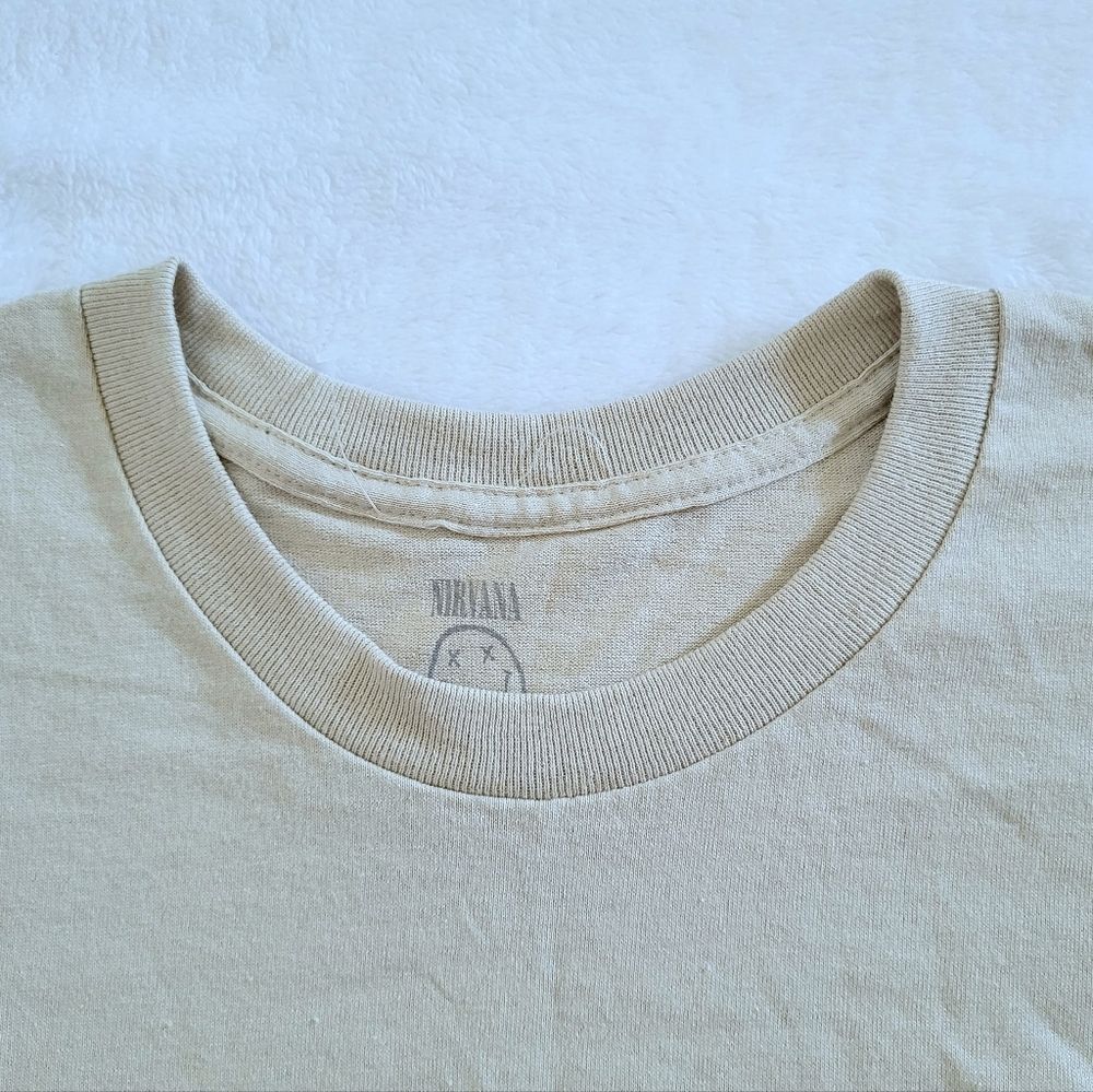 NIRVANA☸️ Two✌️ Tone Art🖼 Style Graphic Tee👕 - Picture 4 of 11